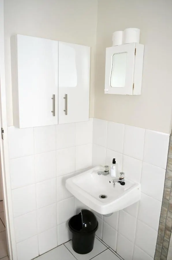 Broadway Self Catering Apartments Durbanville