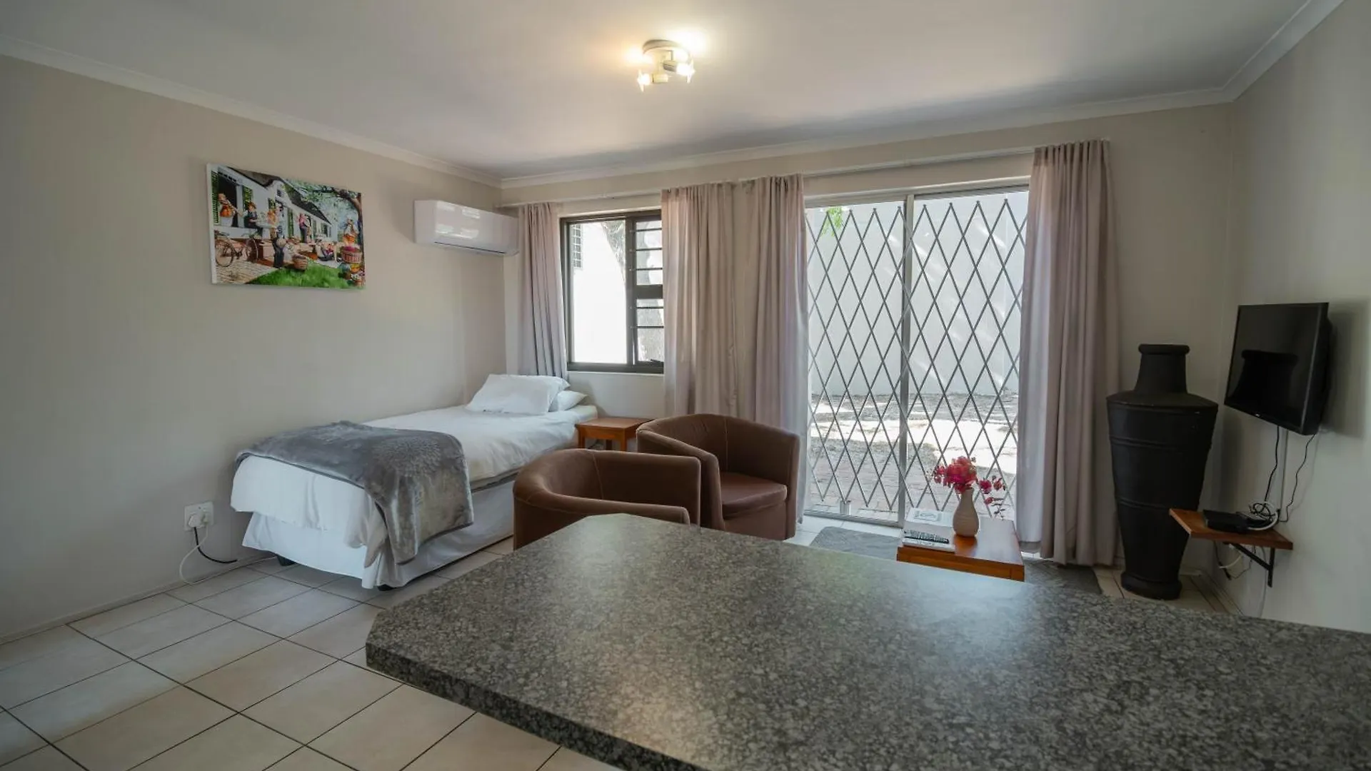 Broadway Self Catering Apartments Durbanville
