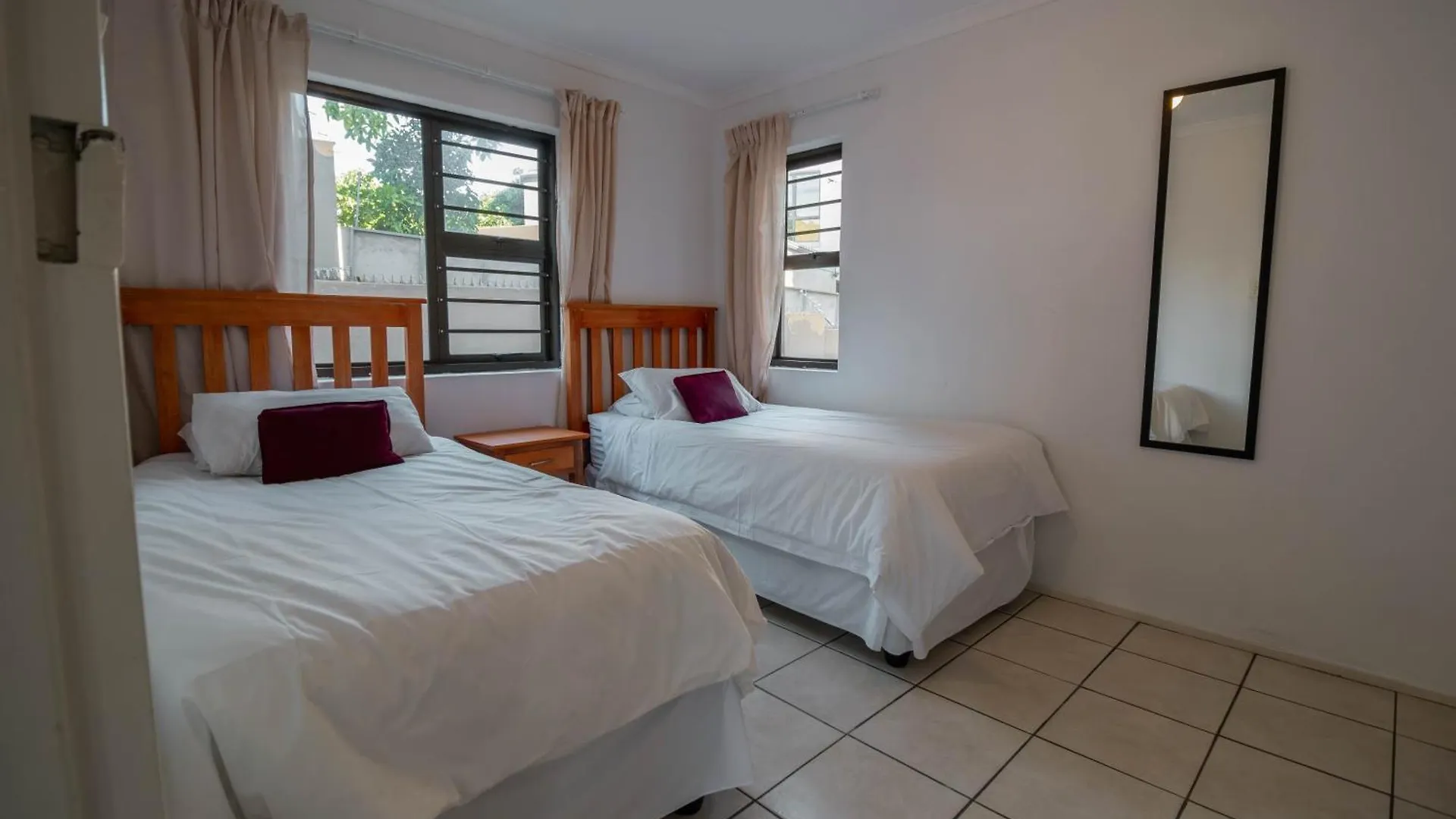 Broadway Self Catering Apartments Durbanville 0*,